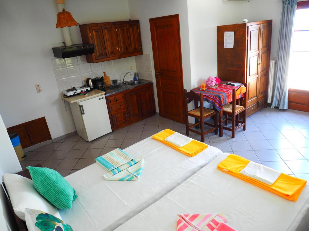 Felitsia Apartments & Studios Agios Ioannis  Bagian luar foto